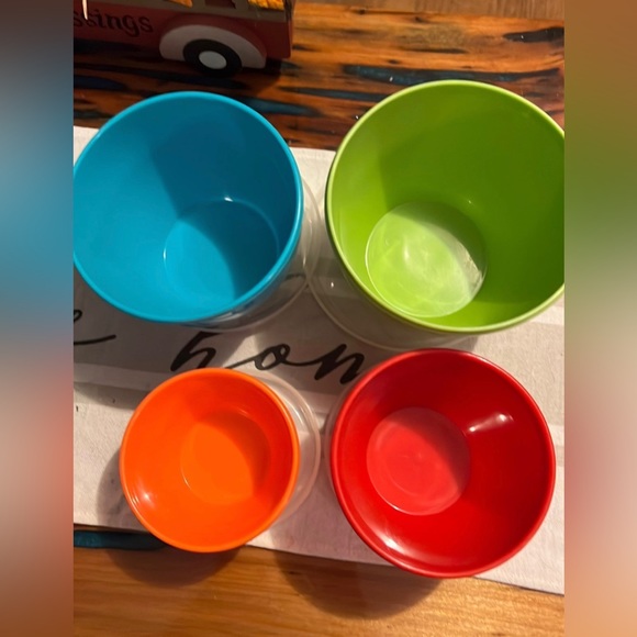 Faberware prep bowl set, set of 4, measures 1-4 cups, GUC, fiesta colors - Picture 3 of 6